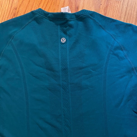 Lululemon NWT Swiftly Tech SS Crew LGUN/LGUN 12 - Picture 4 of 6
